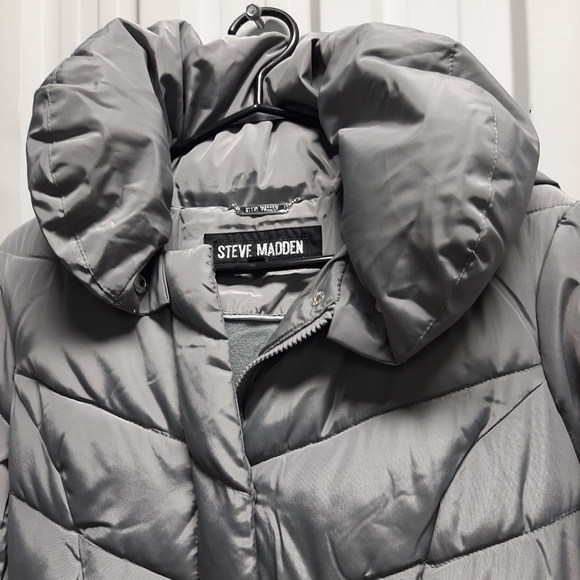 Ladies clothing - Picture 2 of 8